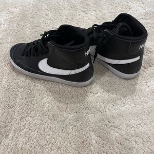 Nike Black and White Blazers 6Y